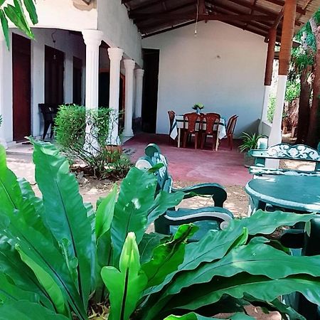 Hello Home Stay Habarana Ngoại thất bức ảnh