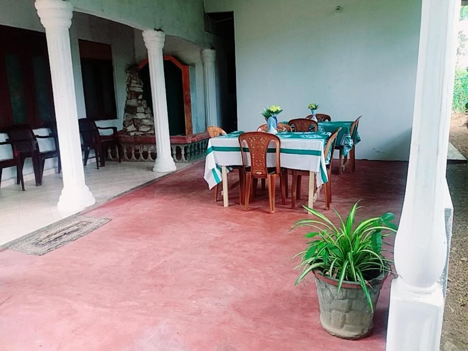 Hello Home Stay Habarana Ngoại thất bức ảnh